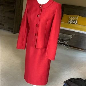 Cranberry textured pencil skirt suit Evan Picone